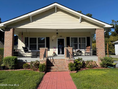 309 S Wright St, Burgaw, NC, 28425-4912 | Card Image