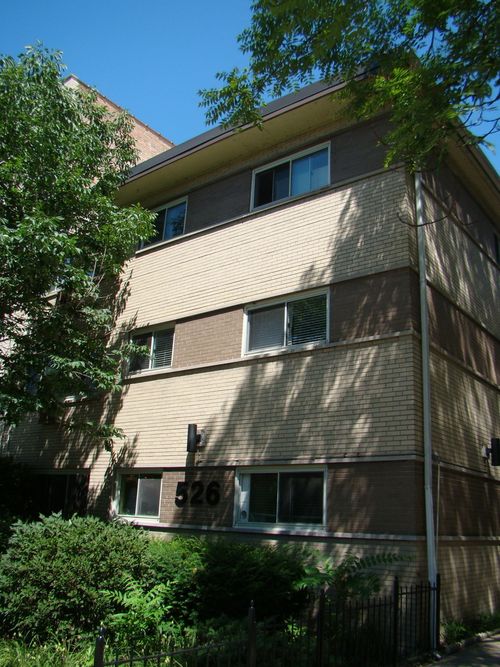 2a-526 W Roscoe St, Chicago, IL, 60657-3525 | Card Image