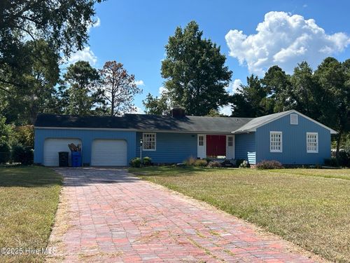 1303 Dogwood Ln, Laurinburg, NC, 28352-3403 | Card Image