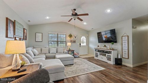 11074 Iris Road, Neosho, MO, 64850 | Card Image