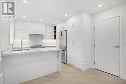 unit-1-1006 Eglinton Ave W, Toronto, ON, M6C2C5 | Card Image