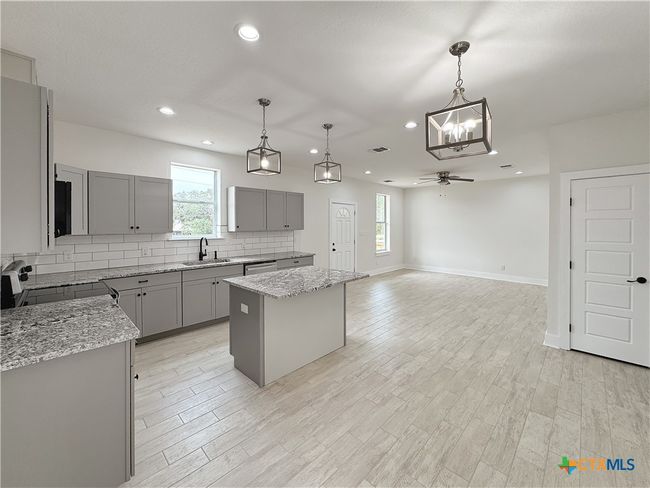 1637 Bob White Dr, House other with 3 bedrooms, 2 bathrooms and null parking in Spring Branch TX | Image 10