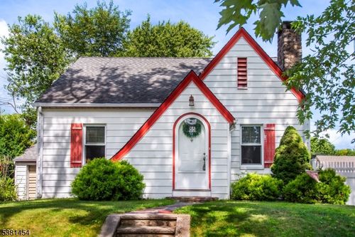 55 Fairfield Rd, Fairfield, NJ, 07004-3232 | Card Image