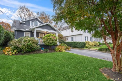 64 Central Pkwy, Huntington, NY, 11743-4309 | Card Image