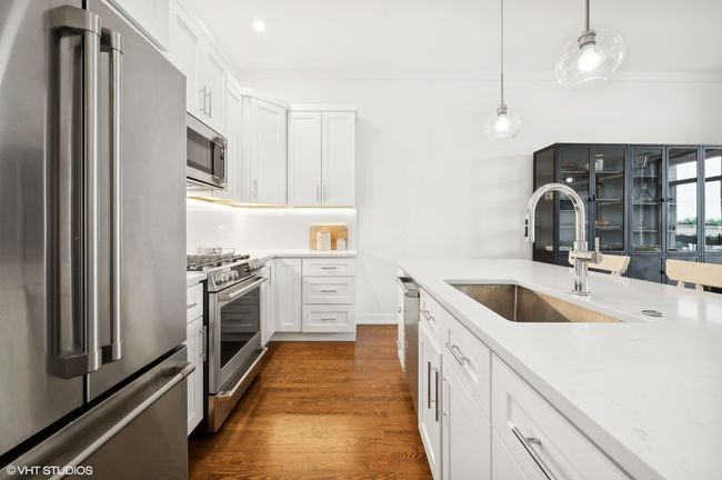 APT-414 - 1350 W Fullerton Ave, Condo with 2 bedrooms, 2 bathrooms and 1 parking in Chicago IL | Image 8