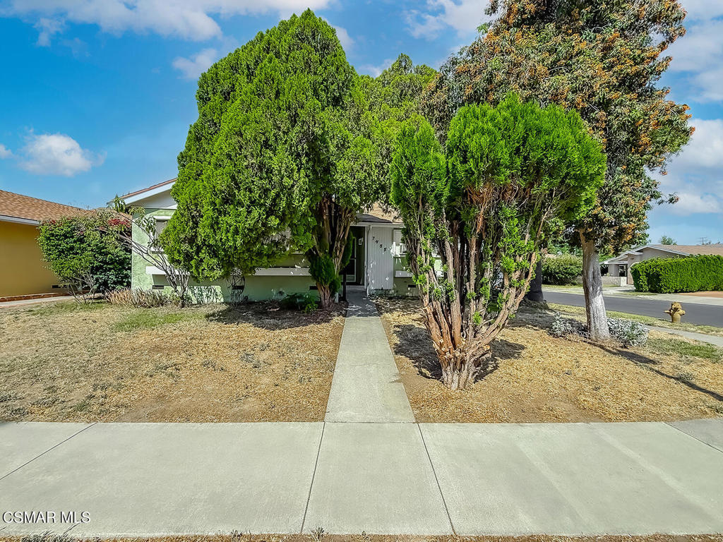 Residential in Reseda 2