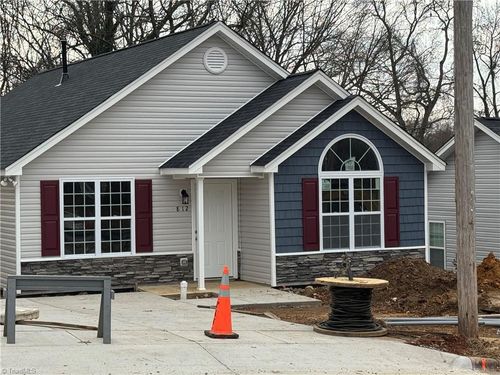 812 E Russell Ave, High Point, NC, 27260-6852 | Card Image