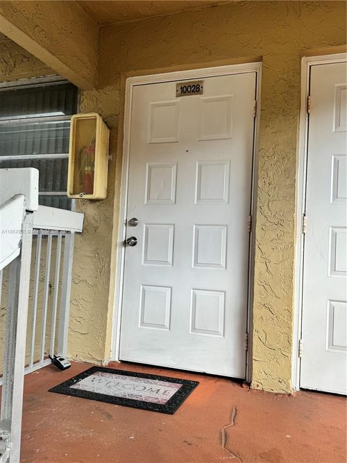 h-10028 Twin Lakes Dr, Coral Springs, FL, 33071-5347 | Card Image