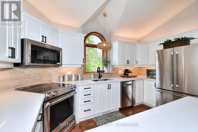 9 Lawson Court, House other with 3 bedrooms, 3 bathrooms and 8 parking in Kawartha Lakes (Omemee) ON | Image 12