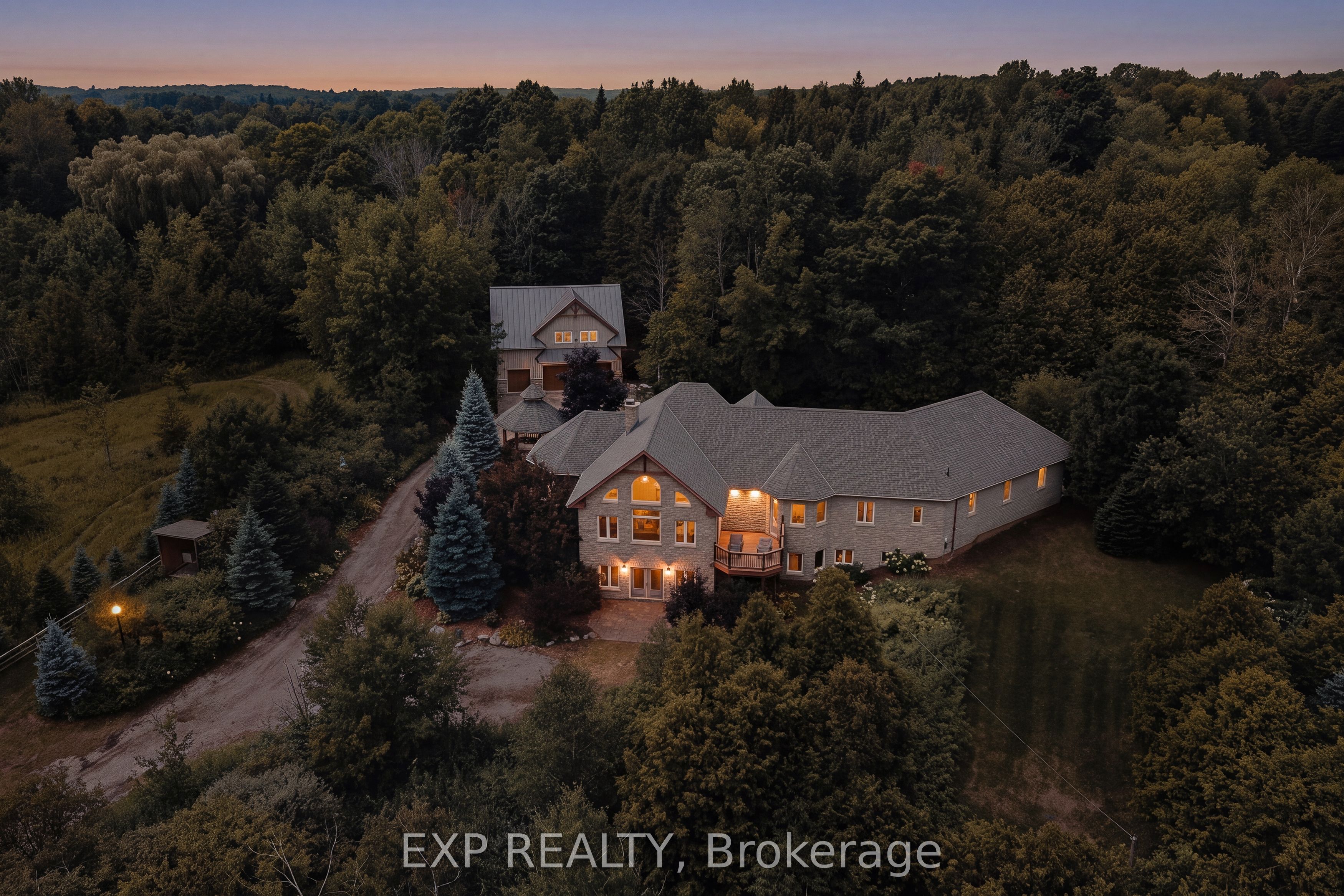 Residential in Mapleton