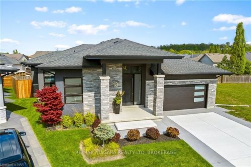 13 Francesco Cres, Saint Catharines, ON, L2S4C7 | Card Image