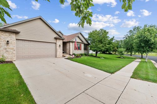 724 Harvest Ln, Stoughton, WI, 53589-4644 | Card Image