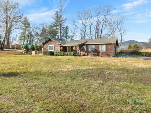 10 Shawn Dr, Etowah, NC, 28729-9754 | Card Image