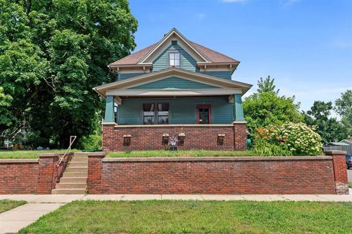 3 N Rural St, Chippewa Falls, WI, 54729-2611 | Card Image