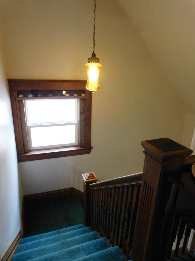 New window by staircase | Image 26