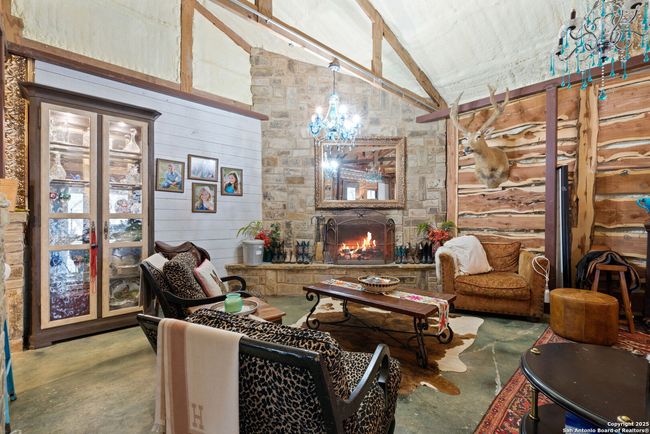 6005 W Ammann Rd, Home with 5 bedrooms, 5 bathrooms and null parking in Bulverde TX | Image 7