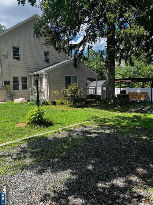 fl-2nd-174 4th Ave, Westwood, NJ, 07675-3401 | Card Image