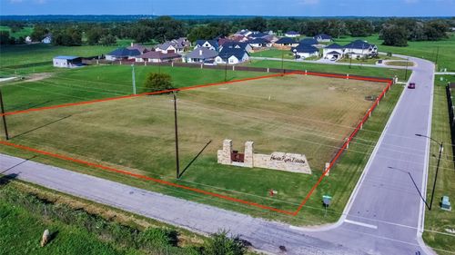 161 American Legion Rd, Smithville, TX, 78957-4723 | Card Image