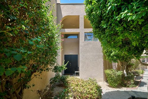 414 Village Sq W, Palm Springs, CA, 92262-7819 | Card Image