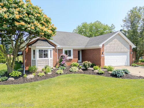 15719 Greenview, Fraser, MI, 48026-5041 | Card Image