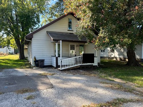 405 E Oakley St, Glasford, IL, 61533-8921 | Card Image