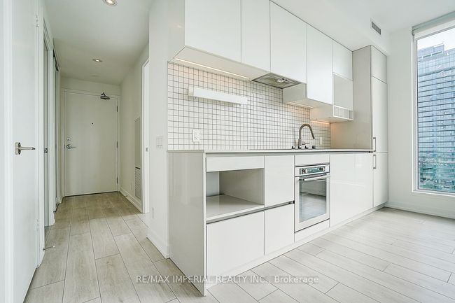 2603 - 5 Buttermill Ave, Condo with 2 bedrooms, 2 bathrooms and null parking in Vaughan ON | Image 17