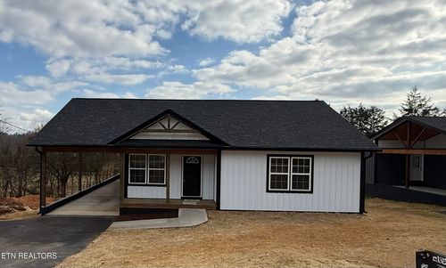 176 Granby Ln, Harrogate, TN, 37752-7412 | Card Image