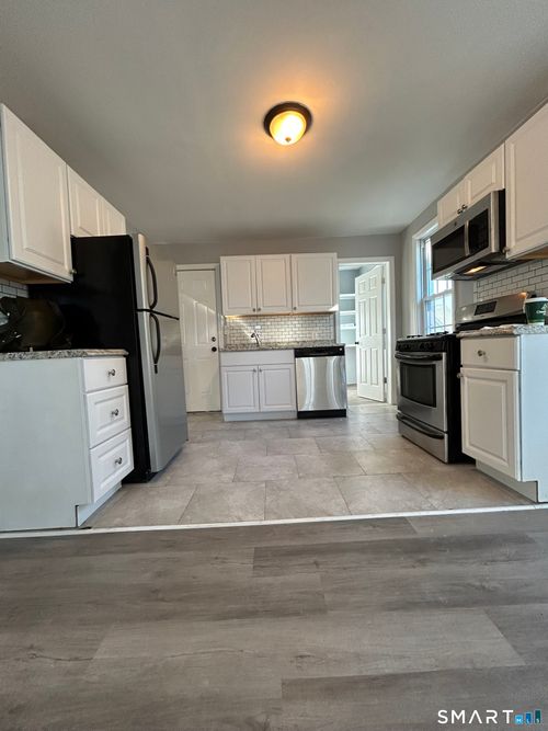 162 Davenport St, Bridgeport, CT, 06607-2009 | Card Image