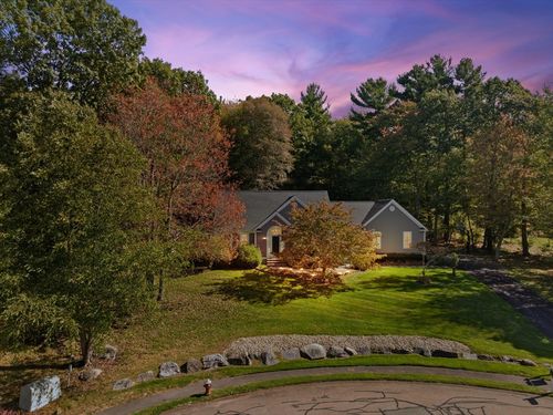 201 Buck Knoll Rd, Raynham, MA, 02767-5336 | Card Image