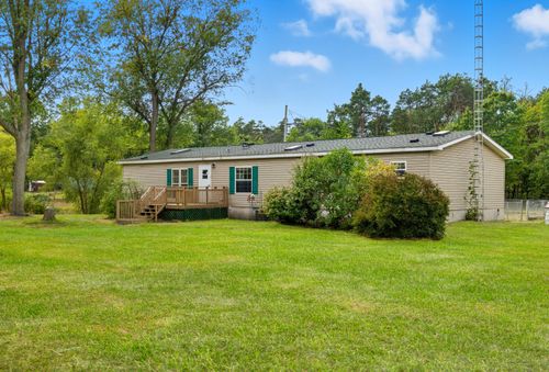 17900 W Howard City Edmore Rd, Howard City, MI, 49329-9311 | Card Image