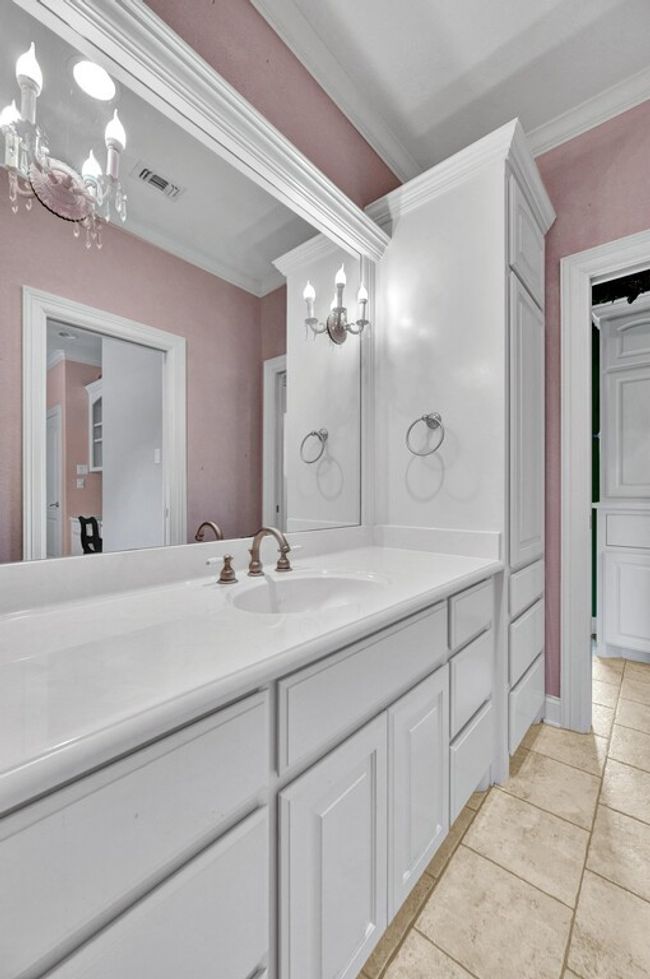 565 Lost Hunters Cyn, House other with 5 bedrooms, 5 bathrooms and 3 parking in China Spring TX | Image 51
