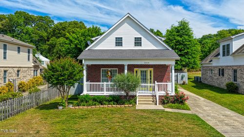 2216 Sherwood Road, Kingsport, TN, 37664 | Card Image