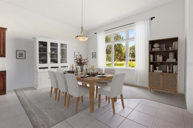 Family room "virtually staged" | Image 9