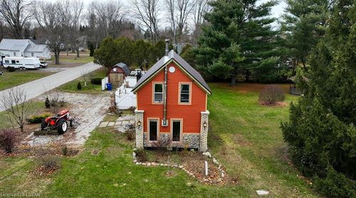 306 Oak Street E, Bothwell, ON, N0P1C0 | Card Image