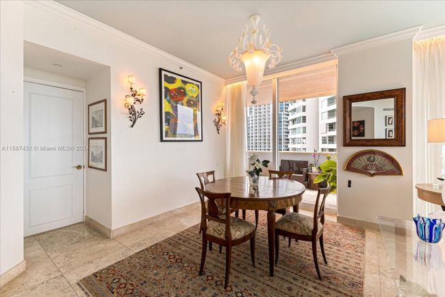 1001 - 300 S Pointe Dr, Condo with 3 bedrooms, 2 bathrooms and null parking in Miami Beach FL | Image 18