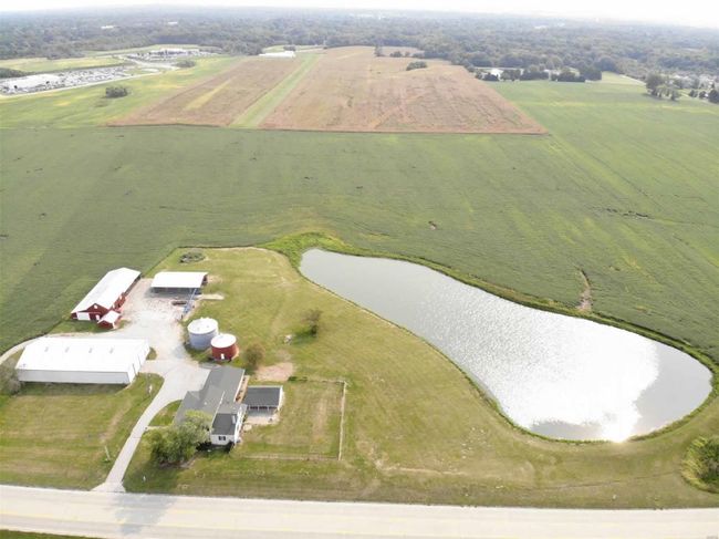 4204 Frank Scott Pkwy W, House other with 3 bedrooms, 2 bathrooms and 2 parking in Belleville IL | Image 35
