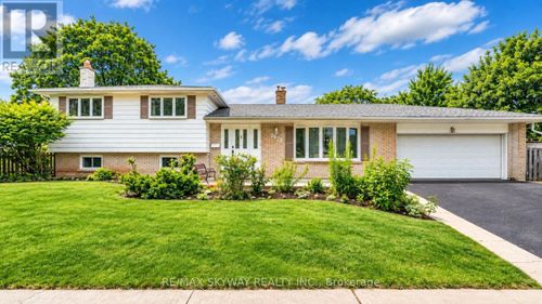 2673 Thorn Lodge Dr, Mississauga, ON, L5K1L1 | Card Image