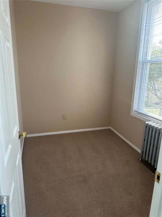 433 Jefferson St, Home with 2 bedrooms, 1 bathrooms and null parking in Carlstadt NJ | Image 6