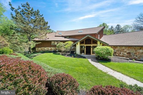 3320 Breidablik Dr, Greenville, DE, 19807-1925 | Card Image