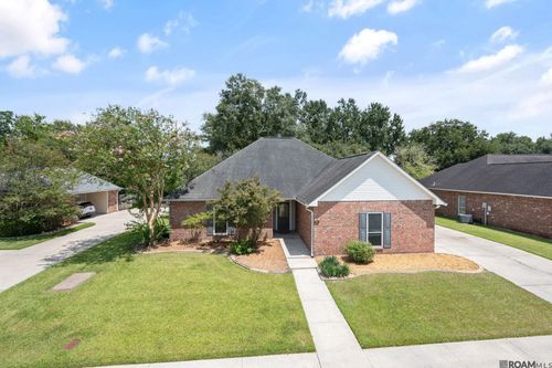 17210 Fountainbleau Dr, Prairieville, LA, 70769-5372 | Card Image