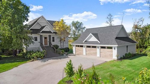 7616 1st St, Onekama, MI, 49675-9706 | Card Image