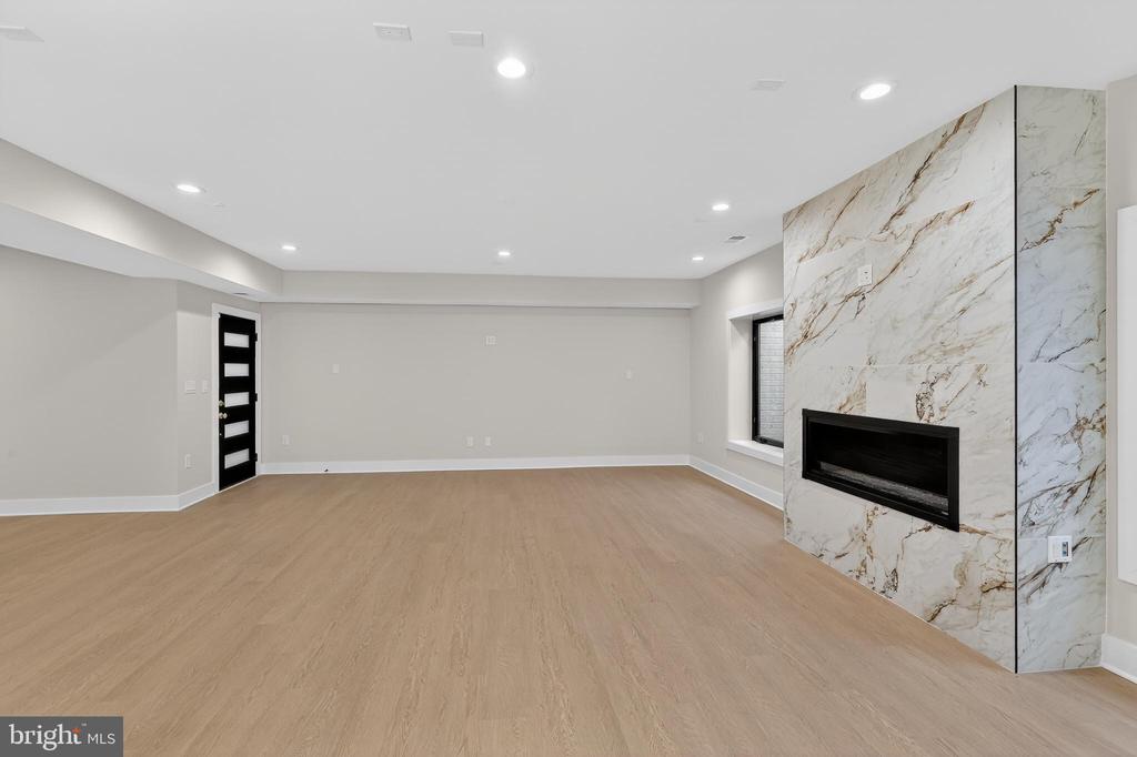 Residential in ARLINGTON 3