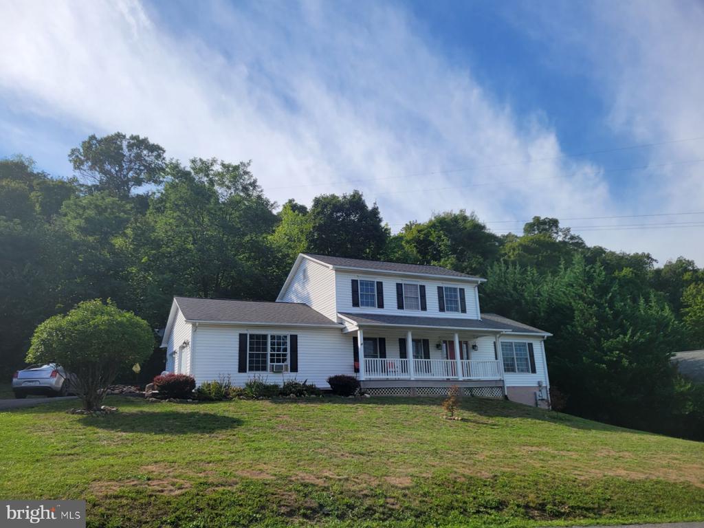 Southridge Dr, Berkeley Springs, WV 25411