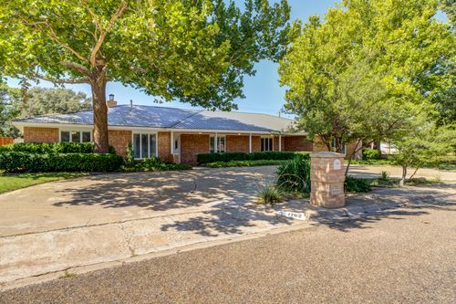 1702 E Broadway St, Brownfield, TX, 79316-4802 | Card Image
