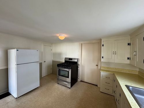 1-1 Cammetts Ct, Amesbury, MA, 01913-1301 | Card Image