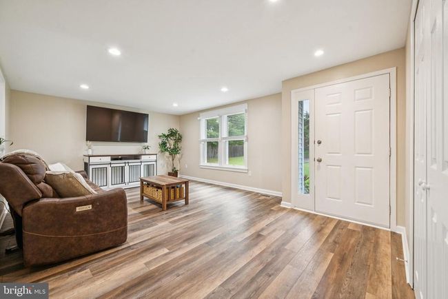 8 Cedar Ln, House other with 3 bedrooms, 2 bathrooms and null parking in DOYLESTOWN PA | Image 4
