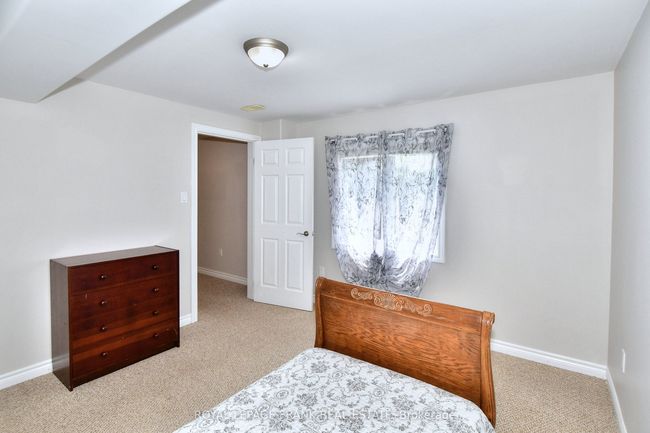 7 Village Cres, Condo with 3 bedrooms, 3 bathrooms and 1 parking in Peterborough ON | Image 24