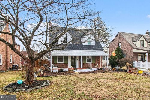 124 Belmont Ave, FOLSOM, PA, 19033-3015 | Card Image