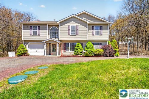 135 Harvest Way, Long Pond, PA, 18334-7913 | Card Image