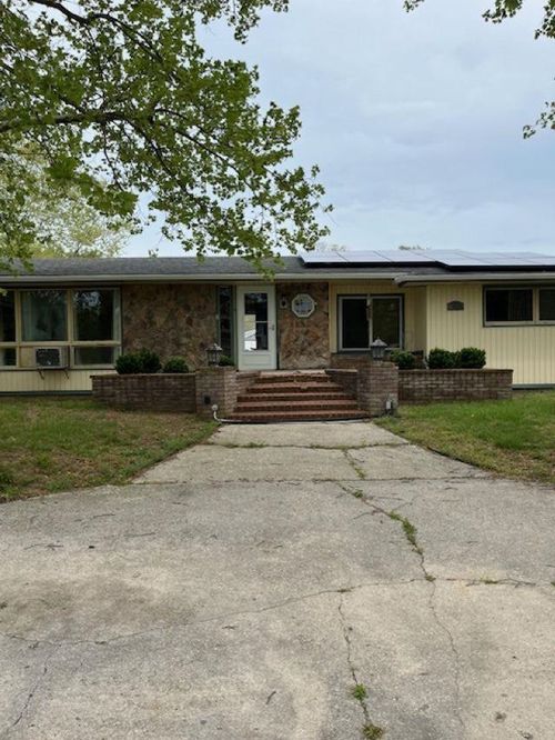 210 S Railroad Ave, Rio Grande, NJ, 08242-1820 | Card Image